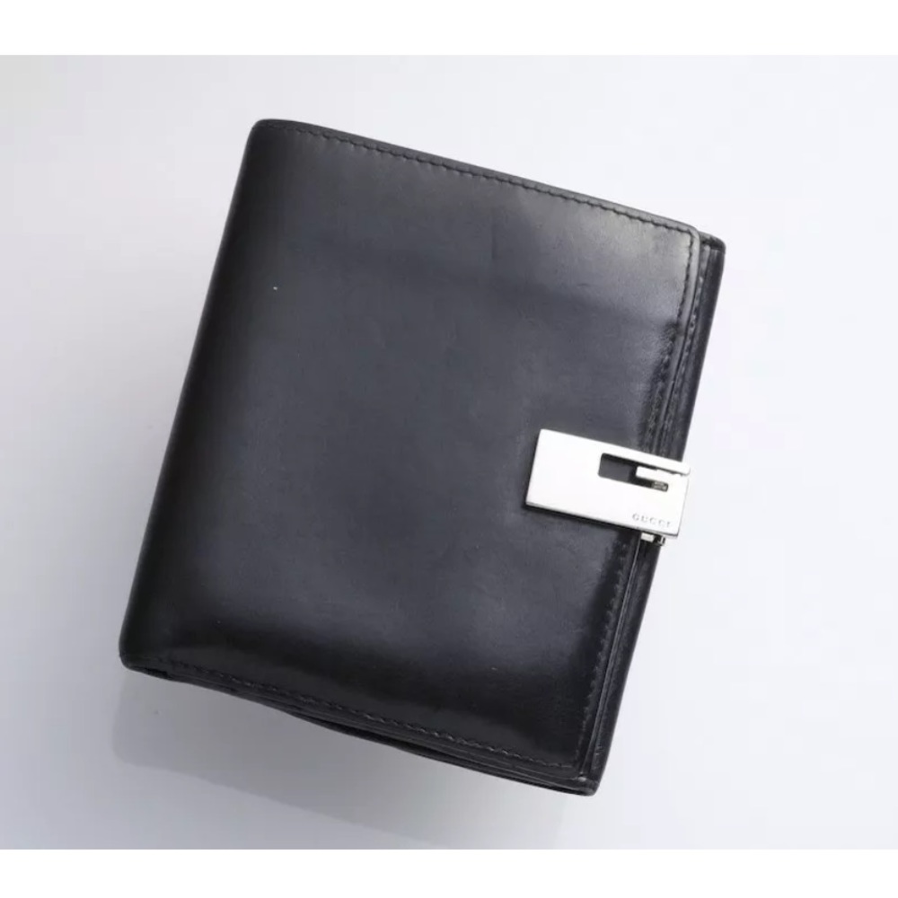 AUTH Gucci G-clip Bifold Wallet